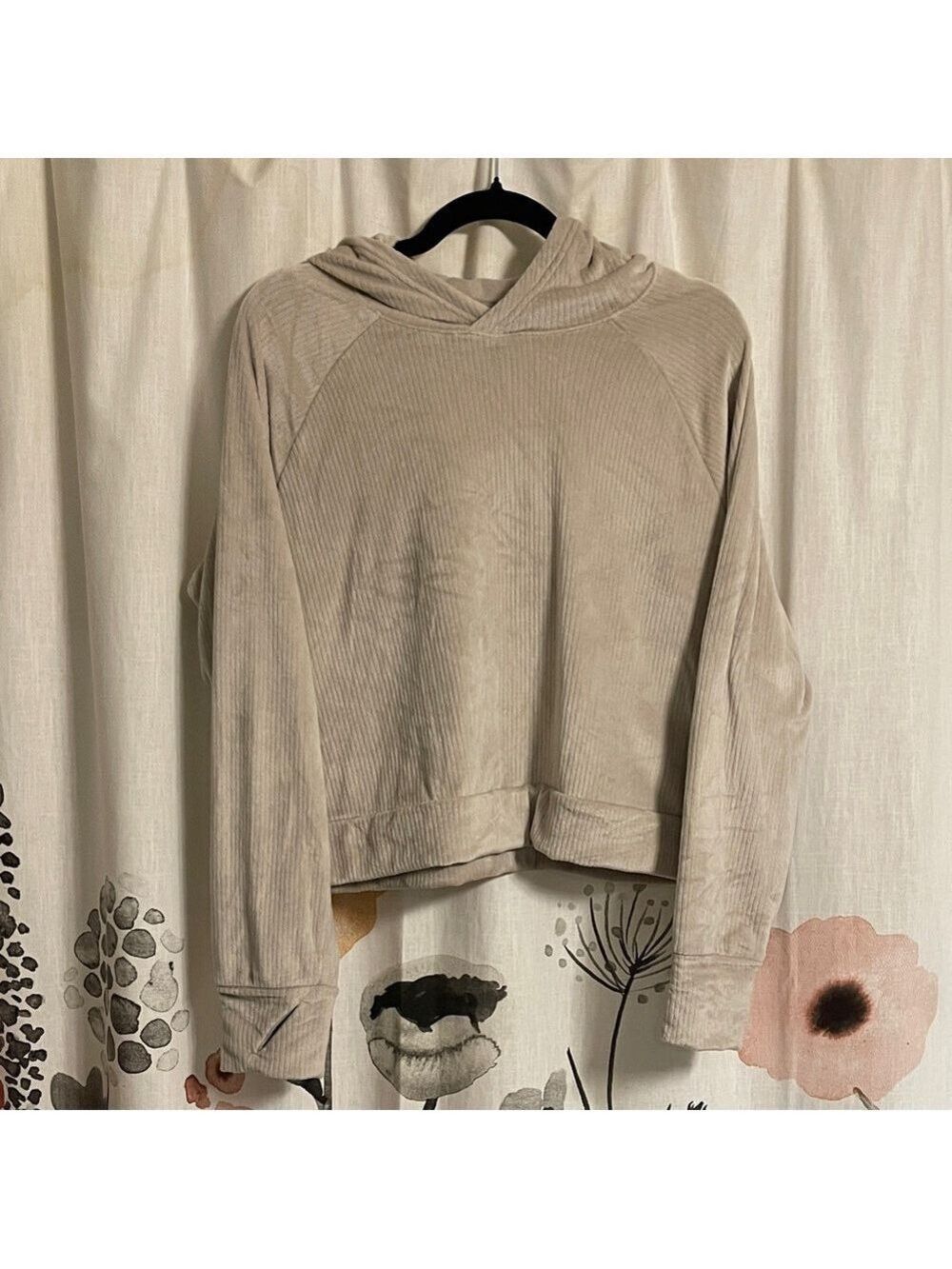 GUC All in Motion Taupe Hoodie Size Medium